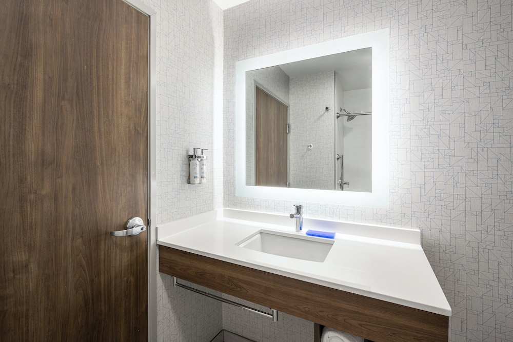 Holiday Inn Express & Suites Phoenix East Gilbert by IHG - photo 24