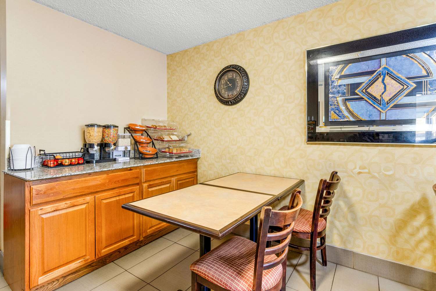 Econo Lodge Lynchburg VA - photo 19