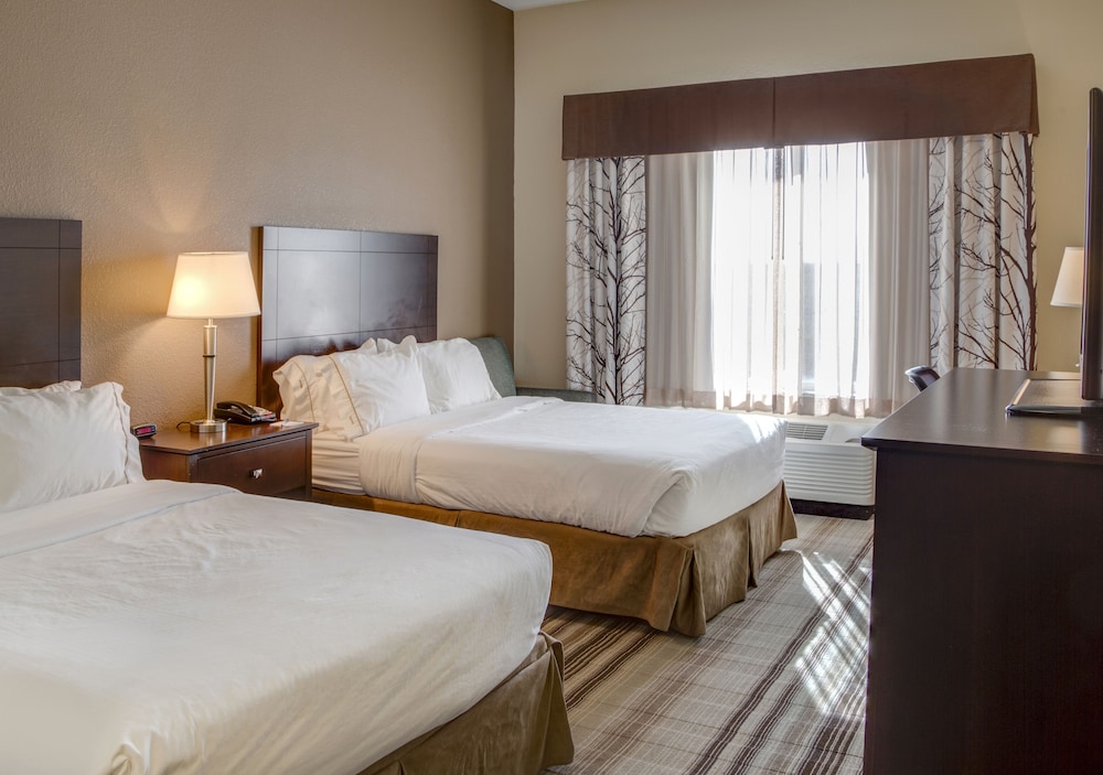 Holiday Inn Express & Suites Nevada by IHG - photo 14