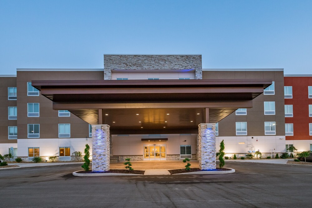 Holiday Inn Express & Suites South Bend Casino by IHG - photo 25