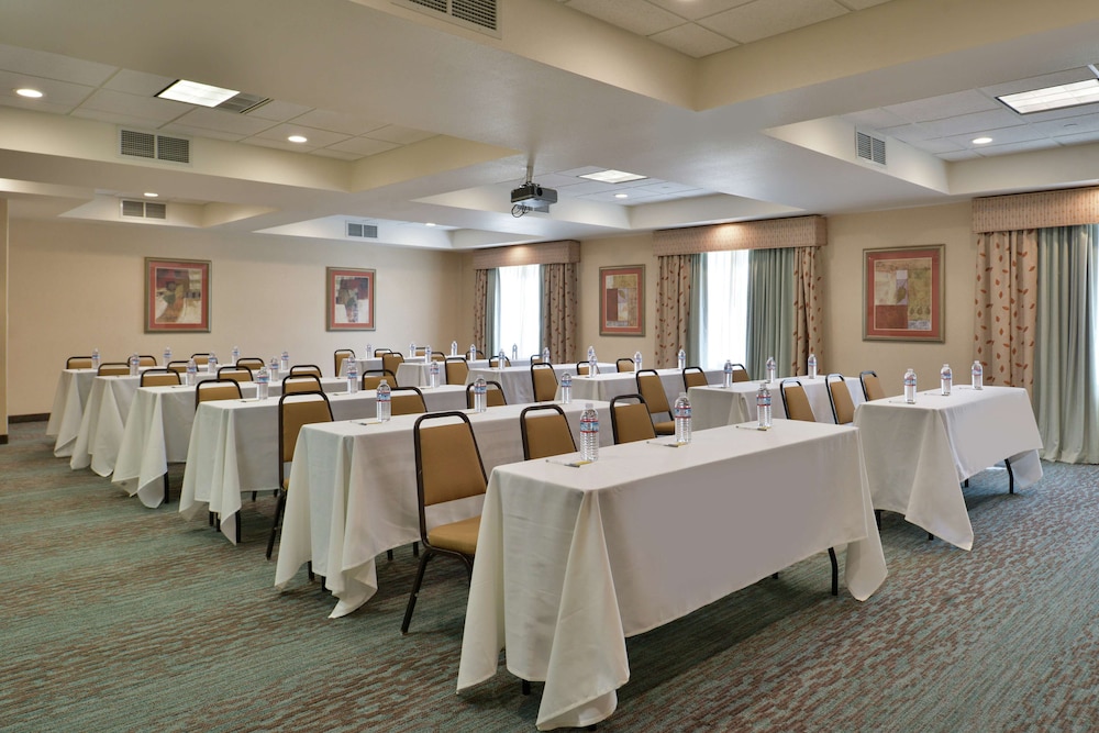 Hampton Inn & Suites Woodland Sacramento Area - photo 45
