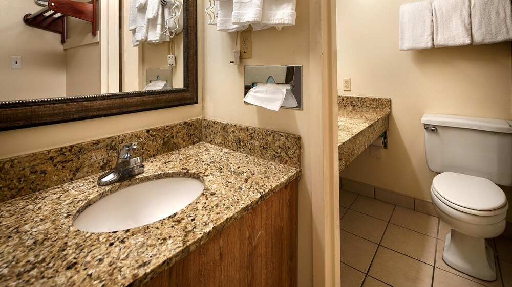 Best Western Crossroads Inn - photo 9