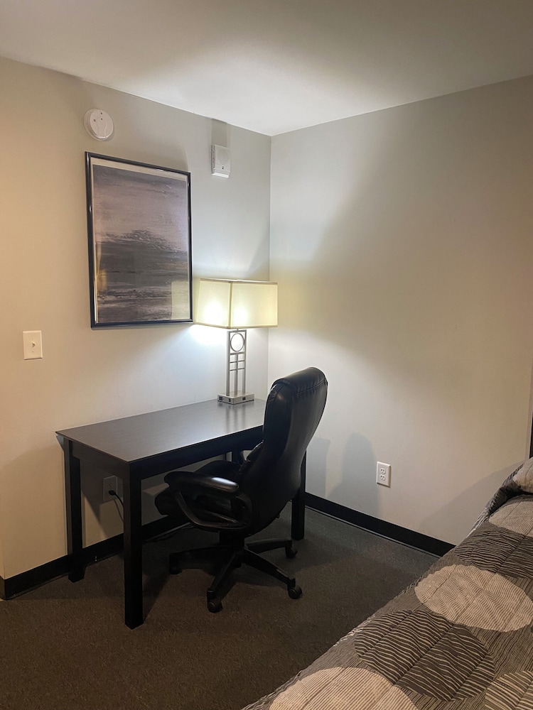 WoodSpring Suites Atlanta Airport - photo 6
