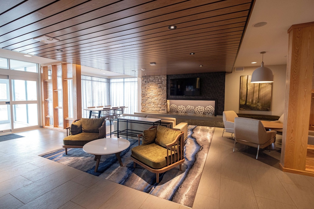 Fairfield Inn & Suites by Marriott Fond du Lac - photo 2