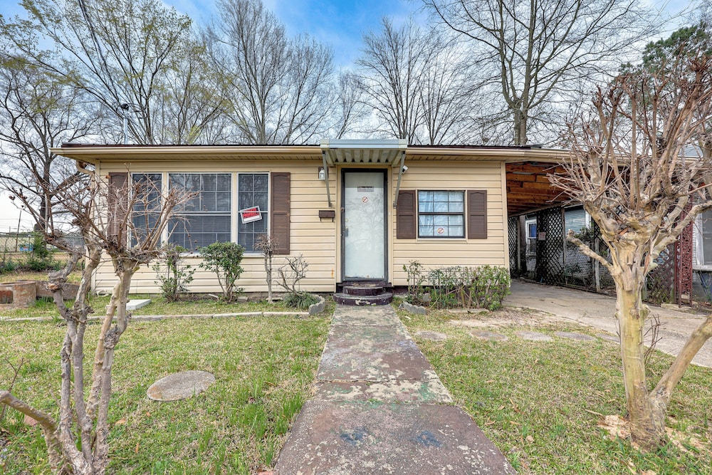 Charming El Dorado Retreat Near Main Street in El Dorado, United States