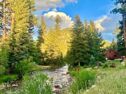 Bugle Pointe B08 by Estes Park Condos — 4-Star Luxury Hotel in Estes Park, United States