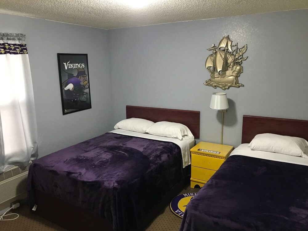Highland Court Motel — Fairmont