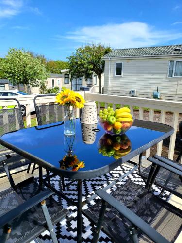 Luxury Seaside Retreat Holiday Home Shorefield Country Park 17170229 — Downton