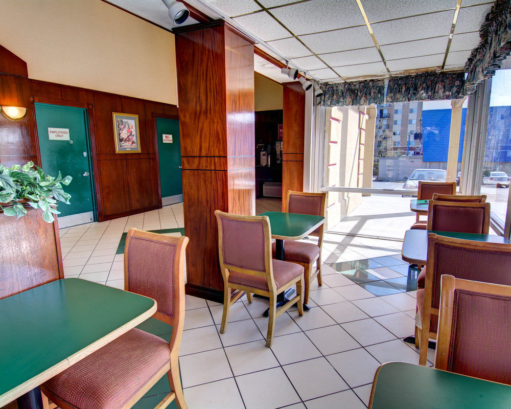 Econo Lodge Takoma Park - photo 4