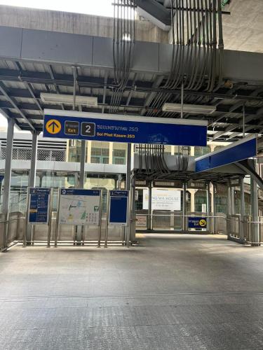 Bangwa House MRT Bangwa Station