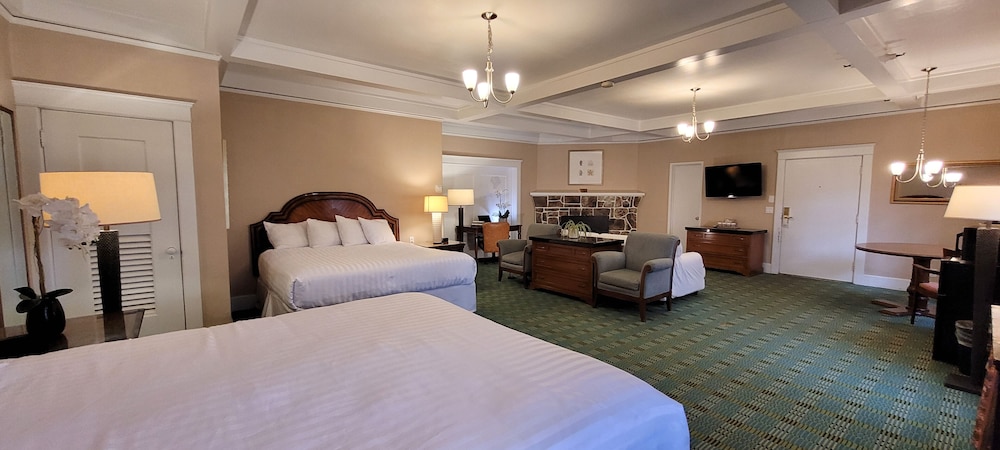 Butterfly Grove Inn - photo 21
