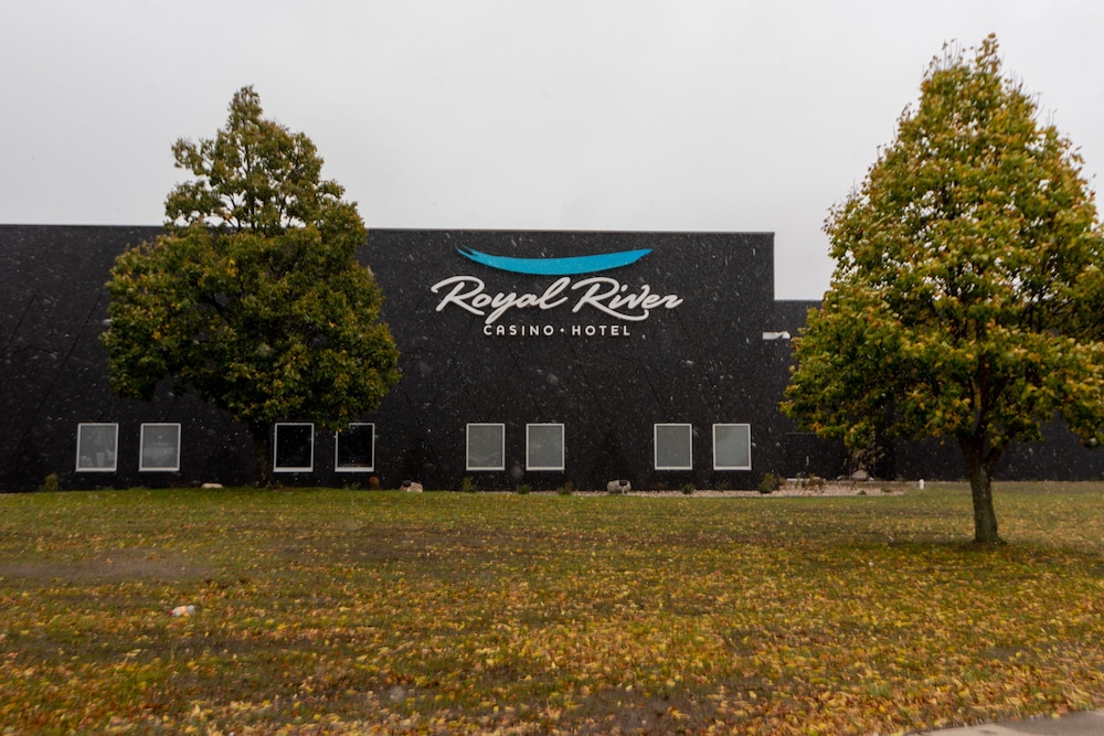 Royal River Casino and Hotel - photo 41