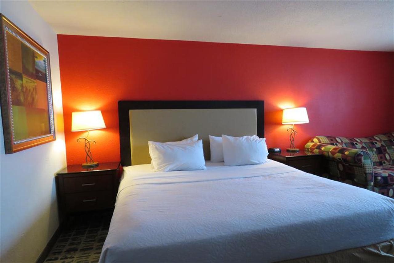 American Inn and Suites Ferndale - photo 7