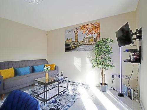 4BRD Luxury House RG2 Free Parking