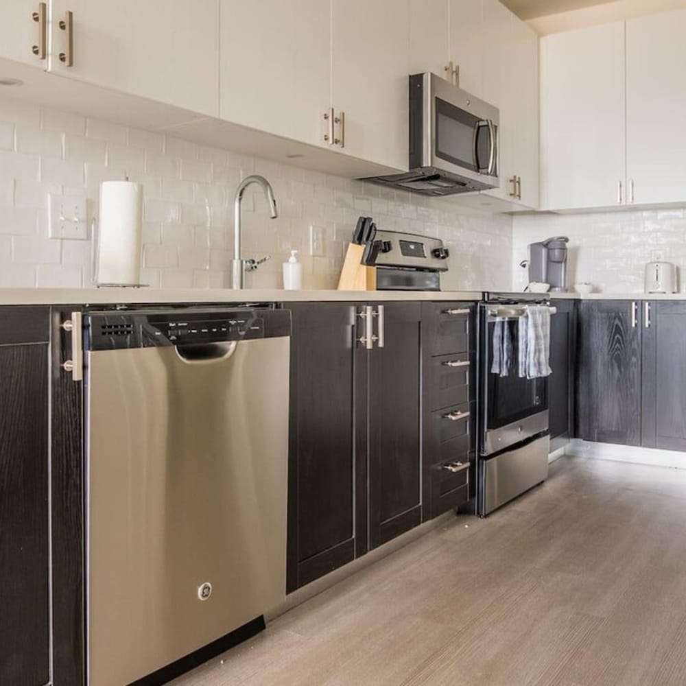 Stunning Nulu 1BR Cozysuites 03 - photo 6