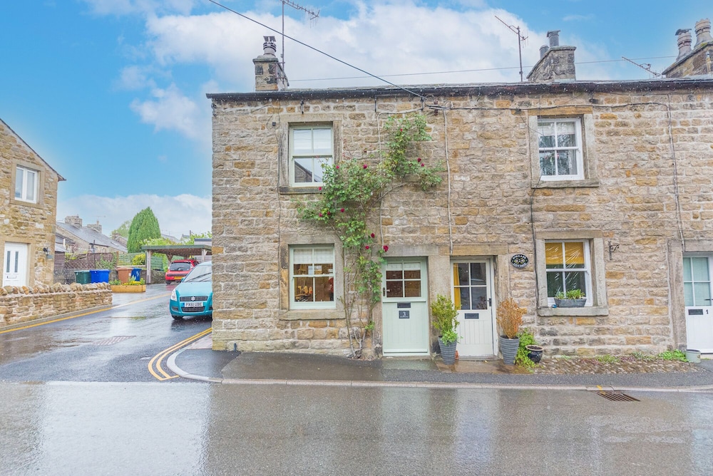 Cosy Dog Welcoming Countryside Retreat in Lancaster, United Kingdom