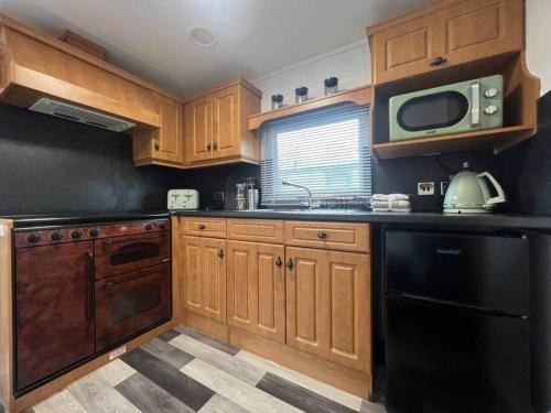 Riverview Caravan — Unknown City — photo 3