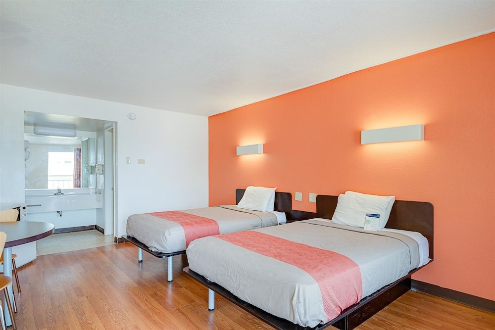 Motel 6 High Point - photo 12