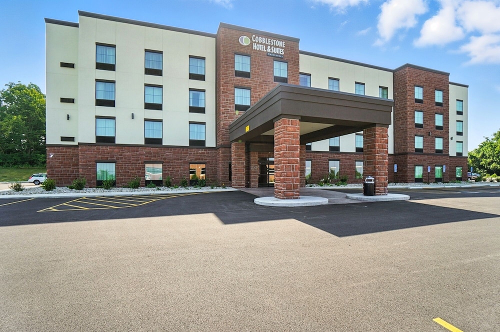 Cobblestone Hotel & Suites Bellefontaine - photo 99