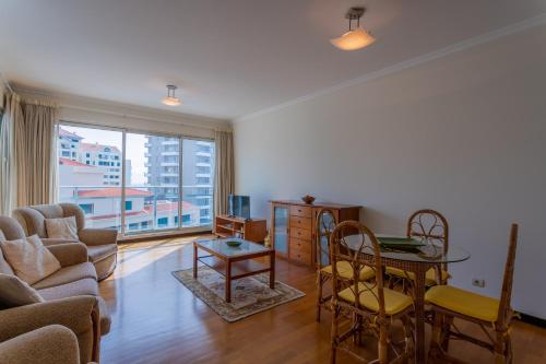 FLH Funchal Balcony Apartment with Sea View — 4-Star Luxury Hotel in Funchal, Portugal