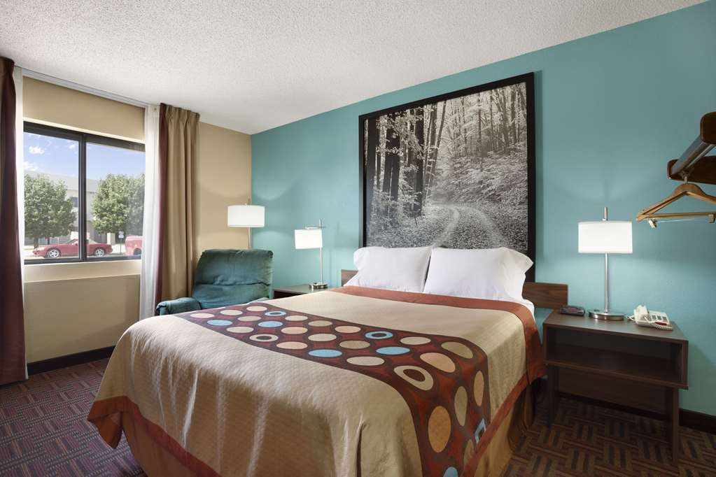 Super 8 by Wyndham Carbondale - photo 7