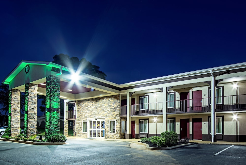 Red Roof Inn & Suites Greenwood SC - photo 32