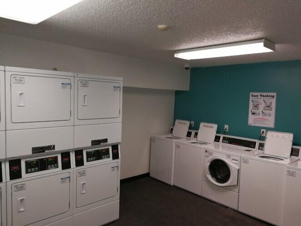InTown Suites Extended Stay Louisville KY Preston Hwy - photo 17