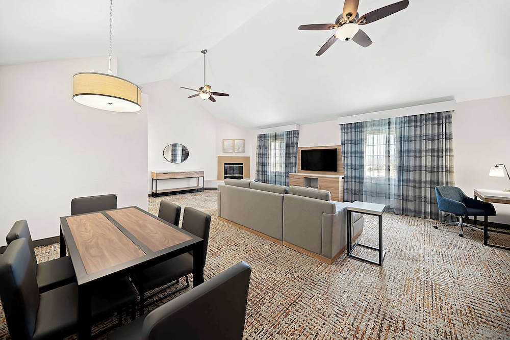Hampton Inn Morgan Hill - photo 21