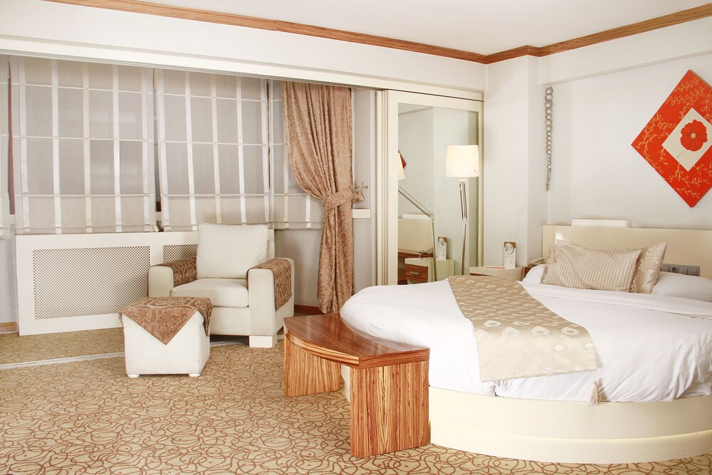 Oğlakcıoğlu Park Otel — Izmir — photo 2