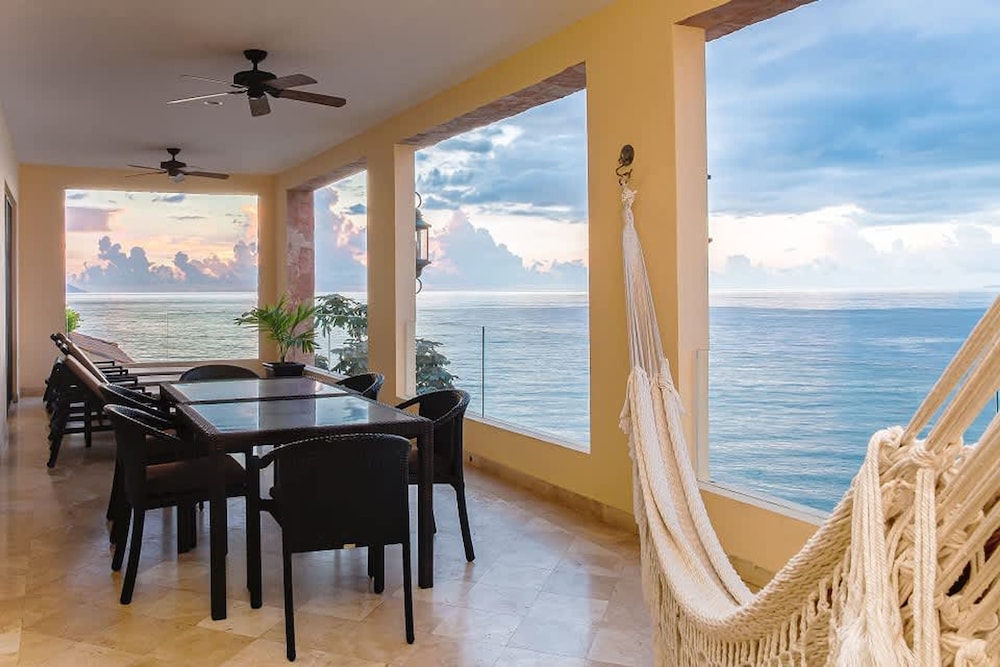 2BD Oceanview Suite Garza Blanca Puerto Vallarta — 4-Star Luxury Hotel in Puerto Vallarta, Mexico
