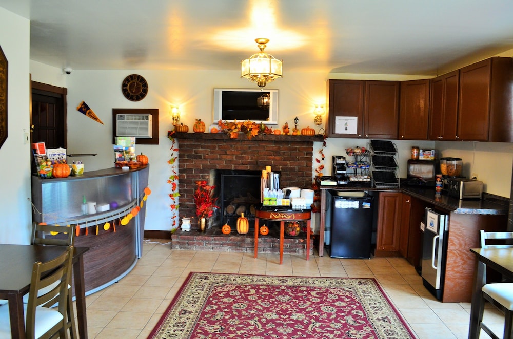 Williamstown Motel - photo 2