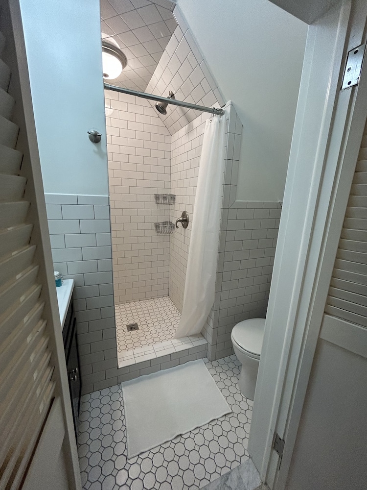 Hazeltine Boutique Hotel BnB - photo 18