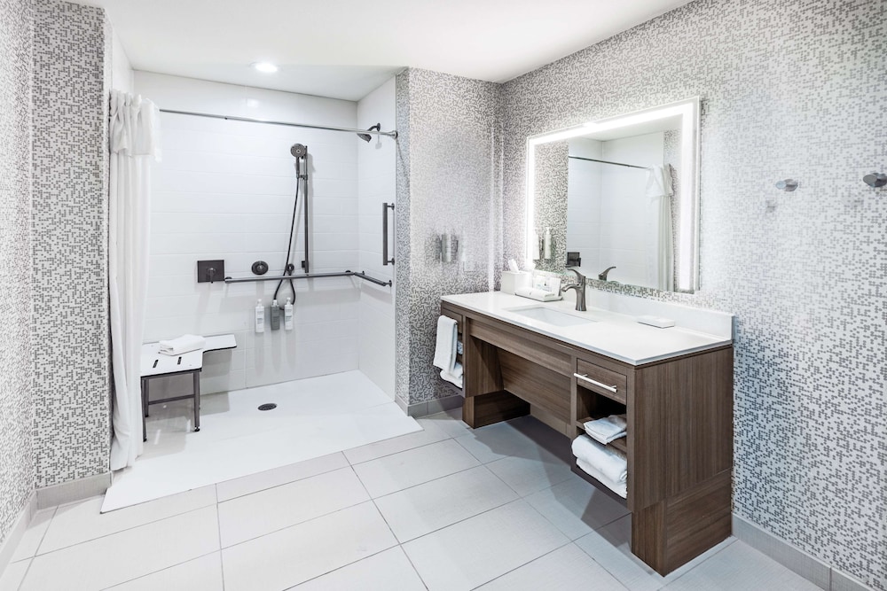Home2 Suites by Hilton Weatherford - photo 35