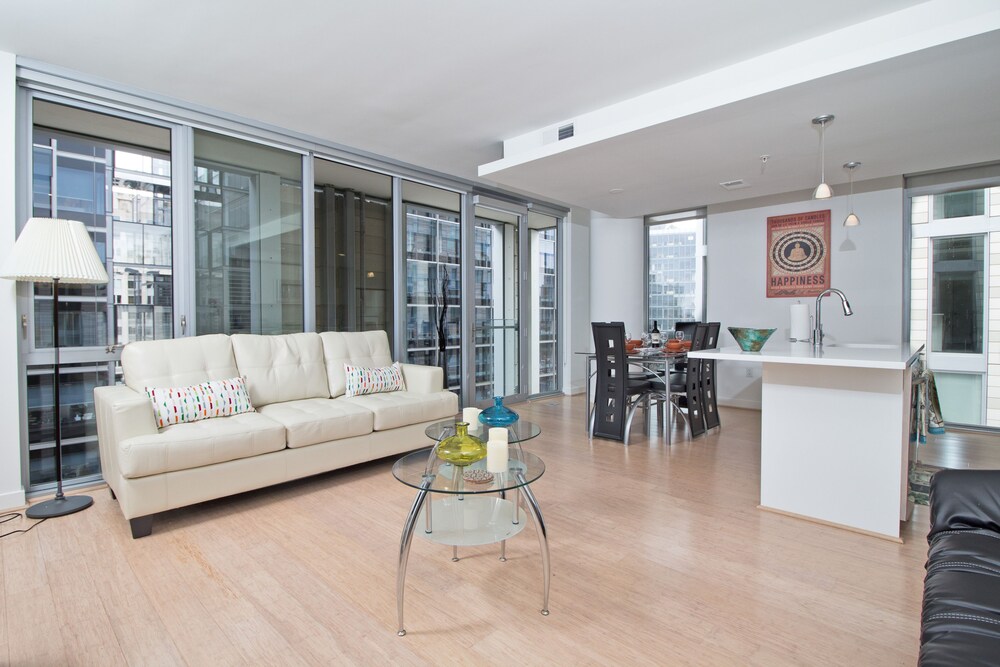 Downtown LA Fully Furnished Apartment — 4-Star Luxury Hotel in Los Angeles, United States