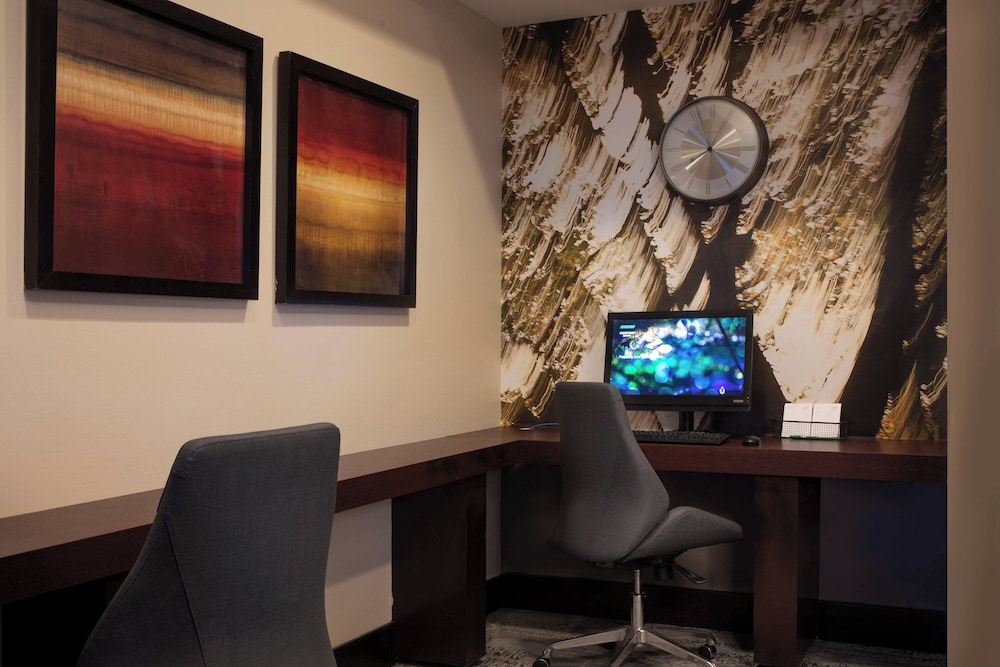 Courtyard by Marriott Bradenton Sarasota Riverfront - photo 16