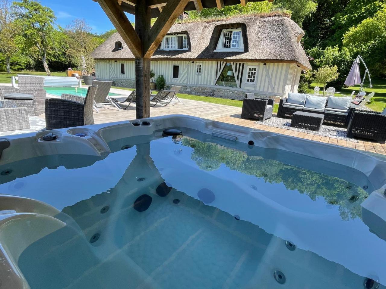 Les 2 Chaumieres Piscine & SPA Honfleur