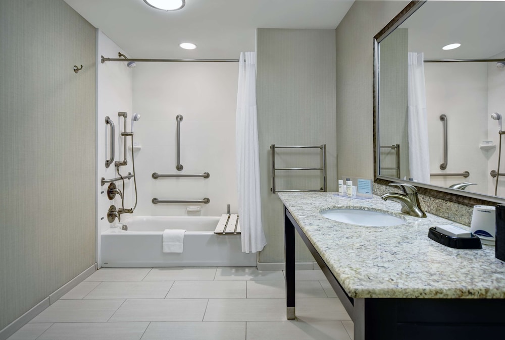 Hampton Inn & Suites Robbinsville - photo 26