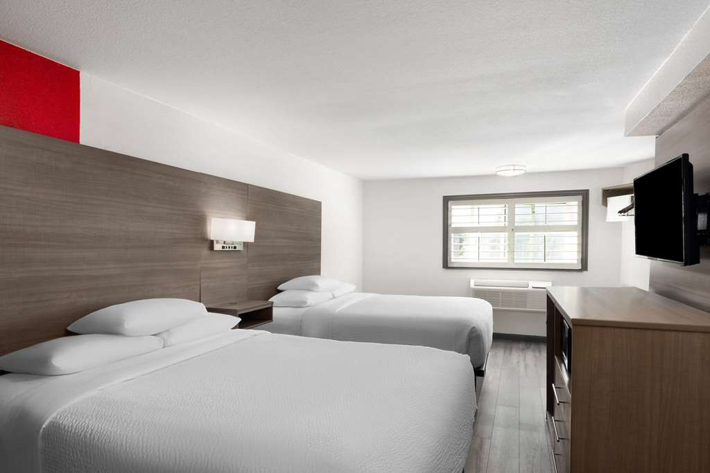 Ramada by Wyndham Medford Airport North - photo 21