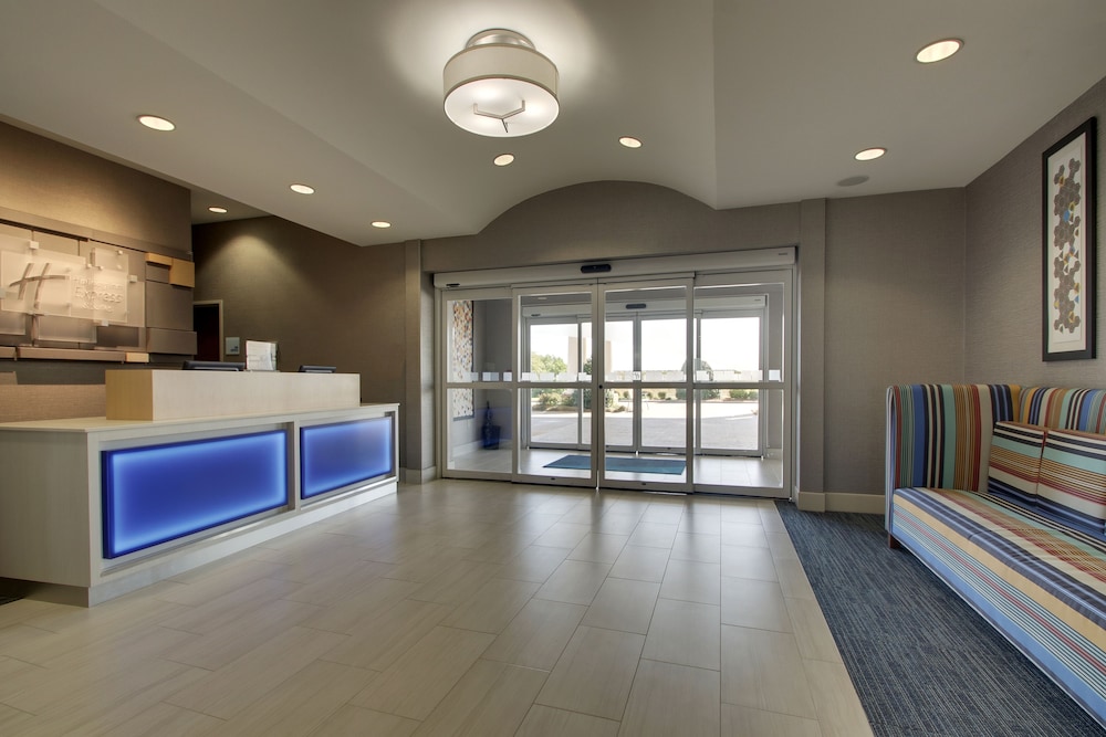 Holiday Inn Express Hotel & Suites Vernon College Area by IHG - photo 61