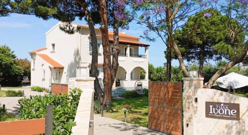 Luxury Villa Ivone in Almyros Beach Private Villa Near the Sea — 4-Star Luxury Hotel in Corfu, Greece