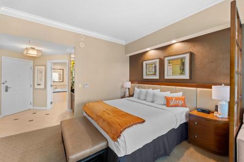Lucky Gem Penthouse & Luxury Suites at Signature Resort Balcony Strip View 1607