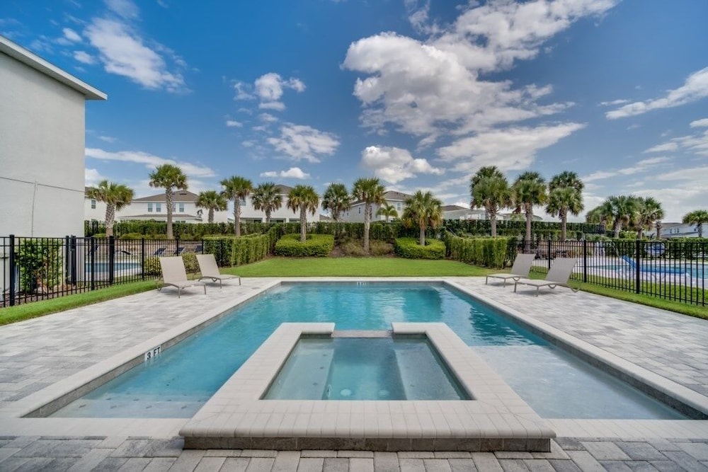 Brand New Encore Resort 5 Bed Resort Home 5 Bedroom Villa - featured photo