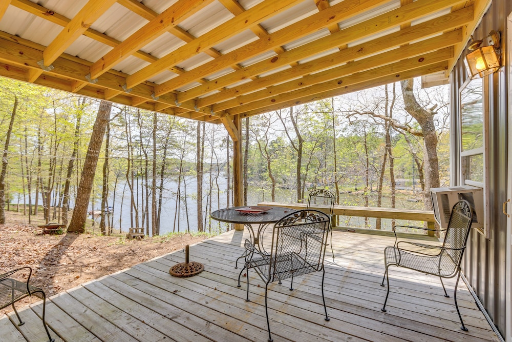 Lakefront Delta Cabin Rental W Boat Dock Deck 19694632 — Delta