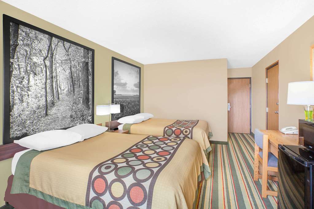 Super 8 by Wyndham Mt Pleasant - photo 6
