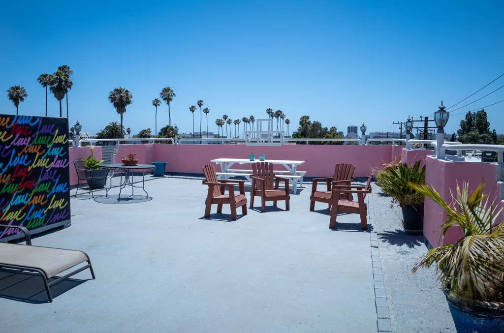 Days Inn by Wyndham Santa Monica - photo 60