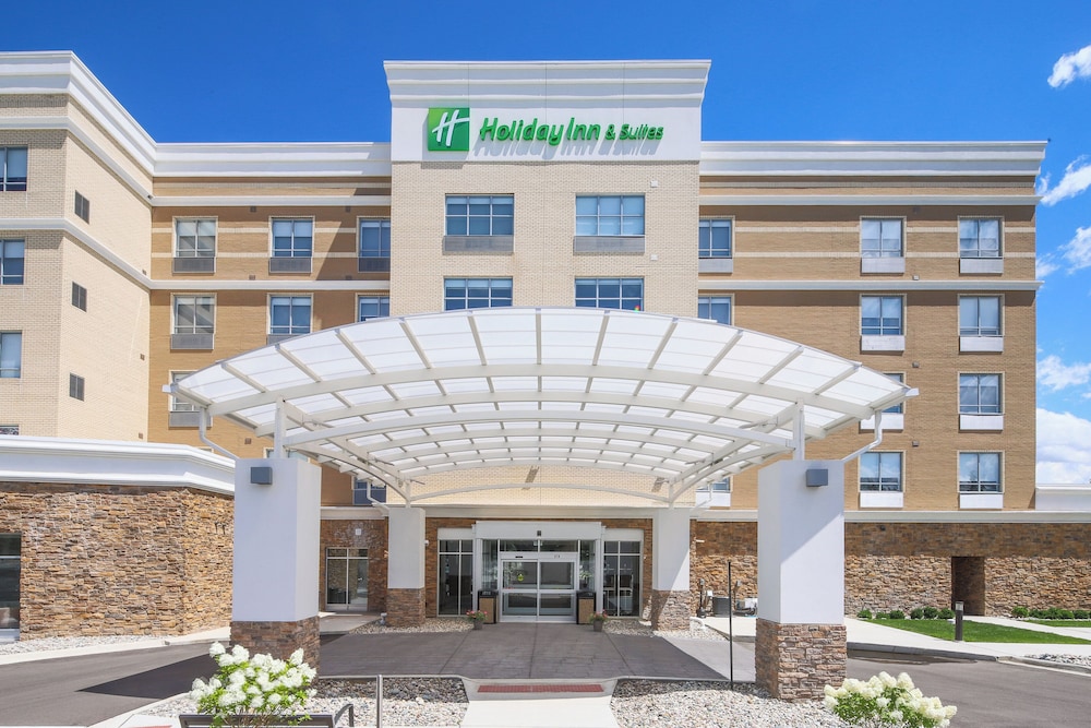 Holiday Inn Suites Detroit Troy By Ihg — Troy