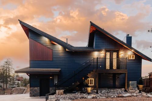 Off The Hook in Big Bear Lake in Big Bear Lake, United States