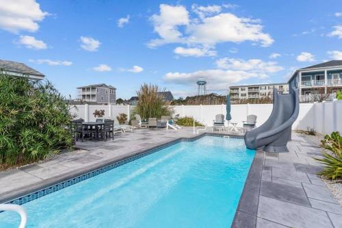 Ocean View Pool Waterslide Elevator & Firepit — Oak Island — photo 3