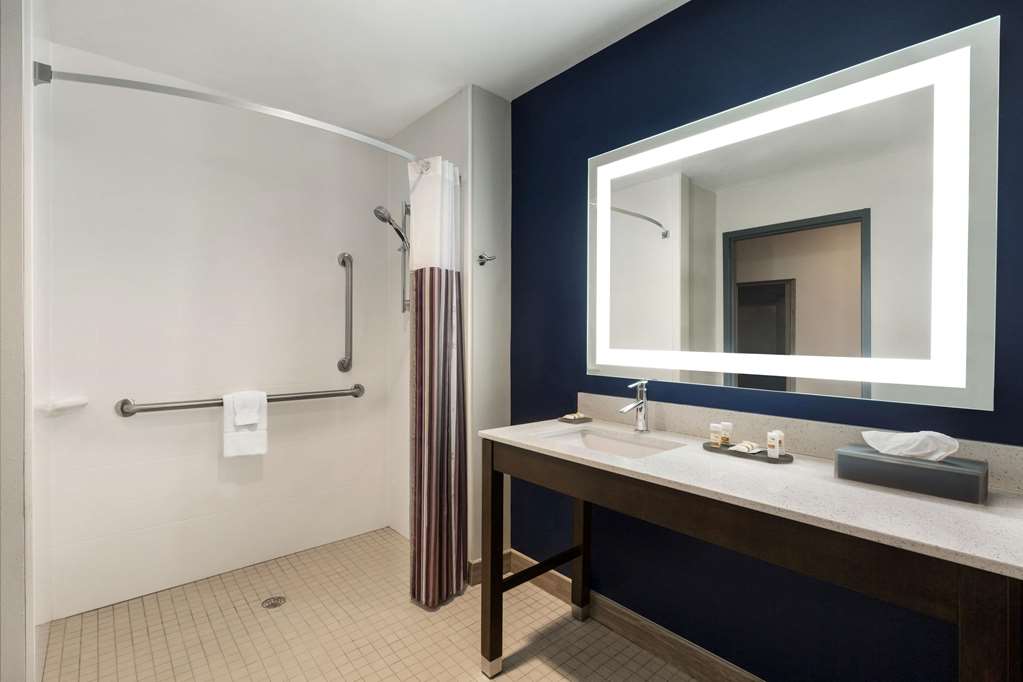La Quinta Inn & Suites by Wyndham Rock Hill - photo 50
