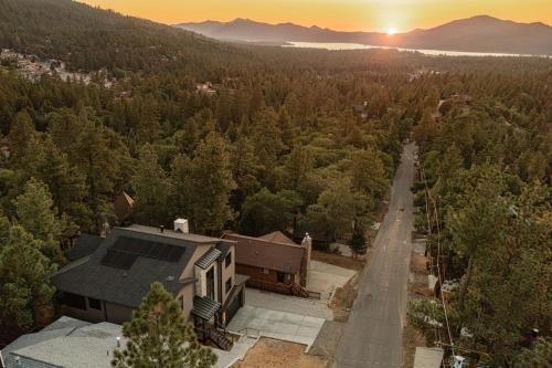 Luxury Ridgecrest Resort 4BR — Big Bear Lake — photo 4